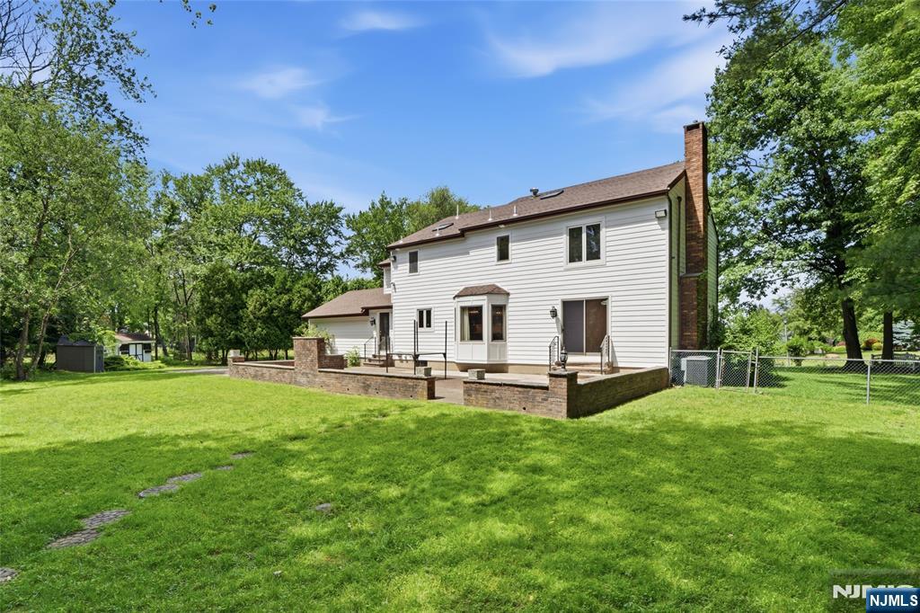 2 Woodside Avenue