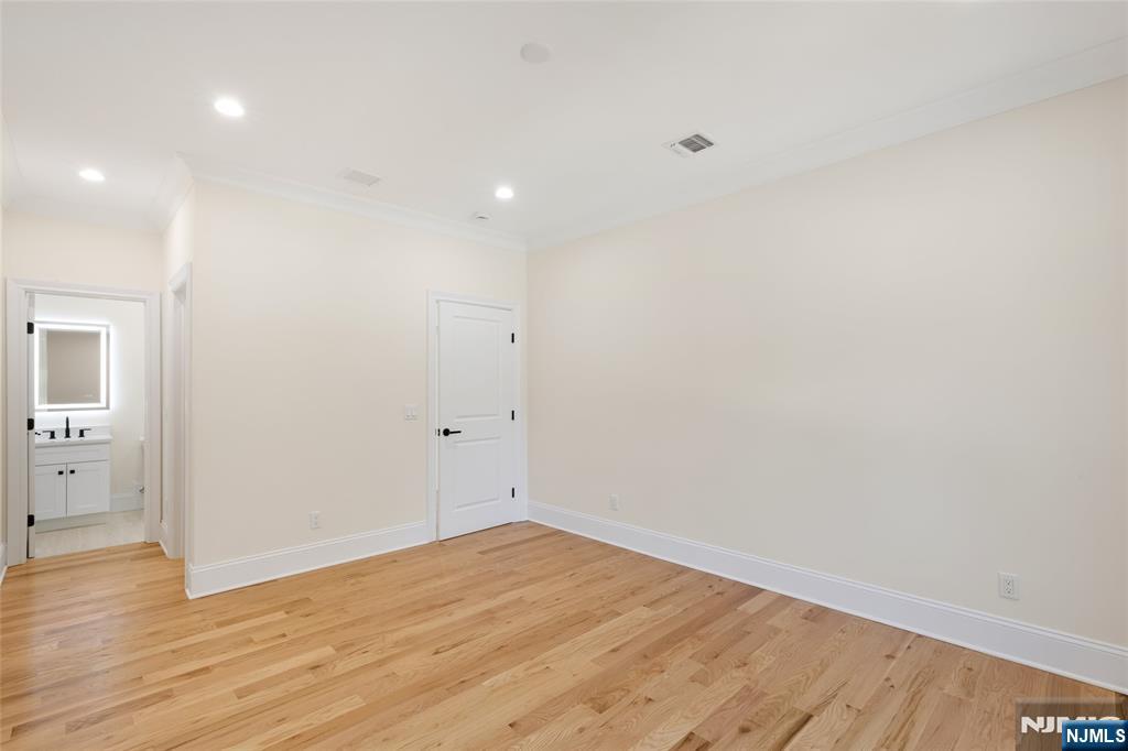 13 Harding Place