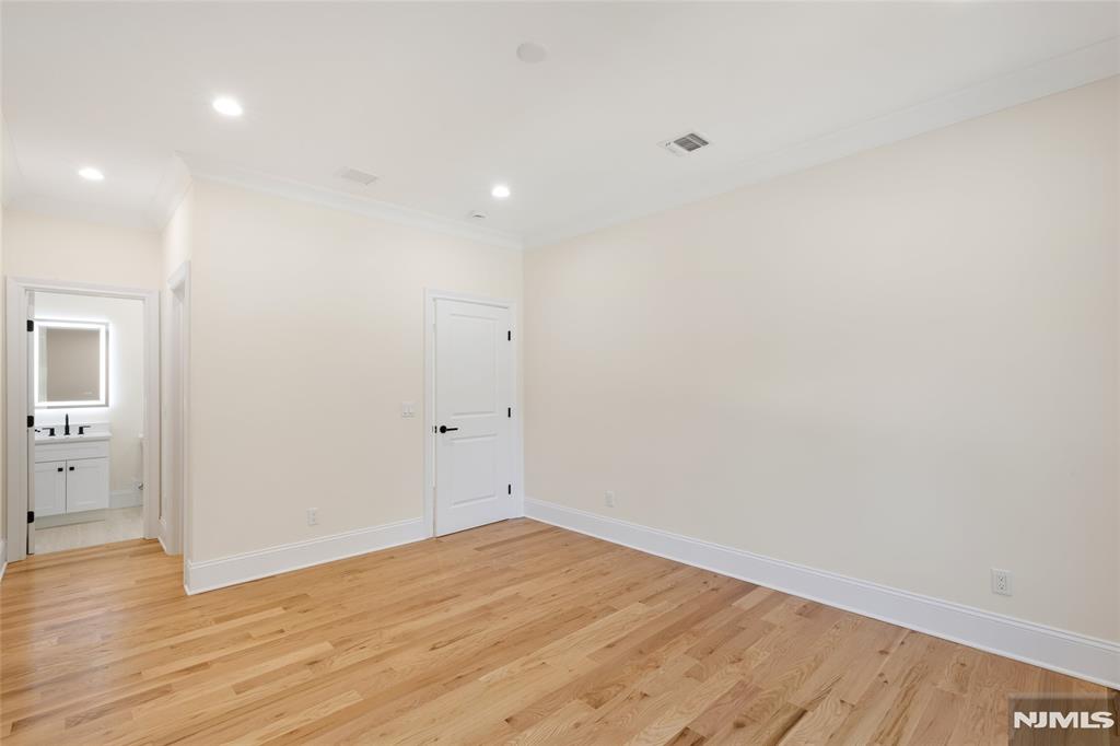 13 Harding Place