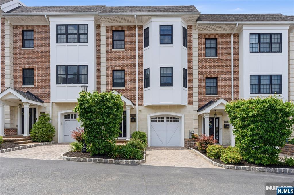 4 Central Avenue C