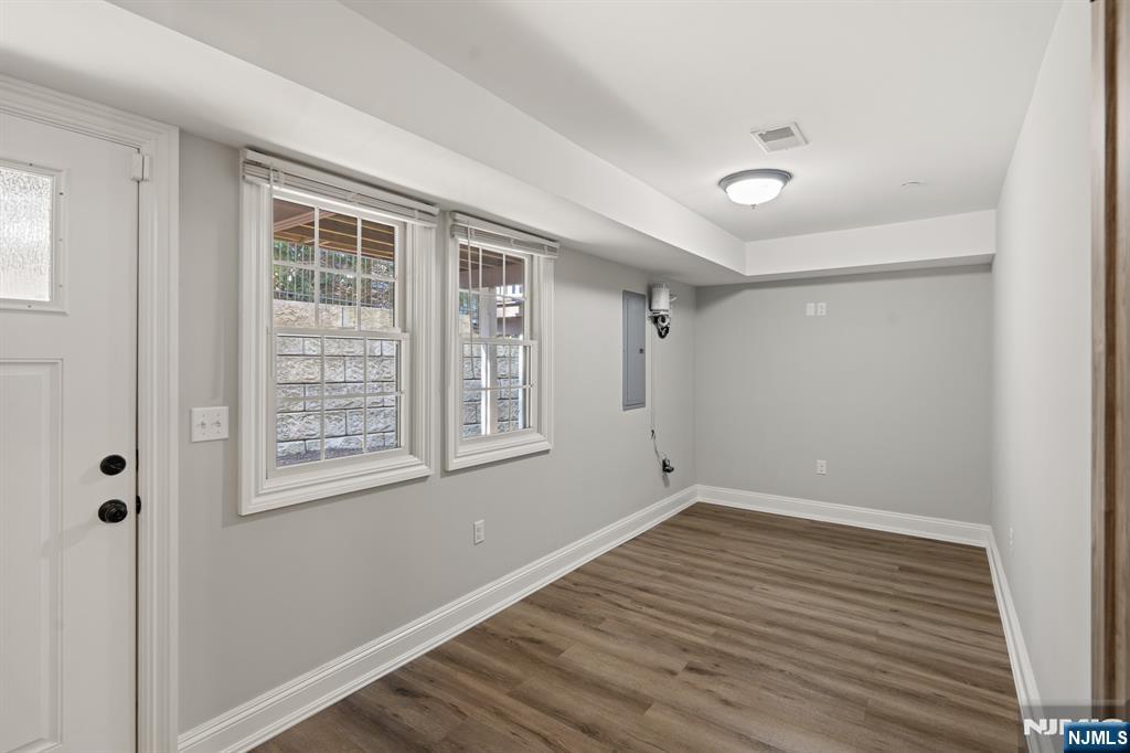 4 Central Avenue C