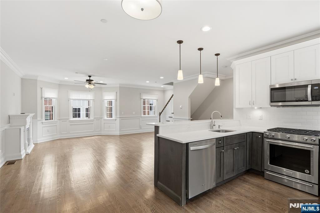4 Central Avenue C