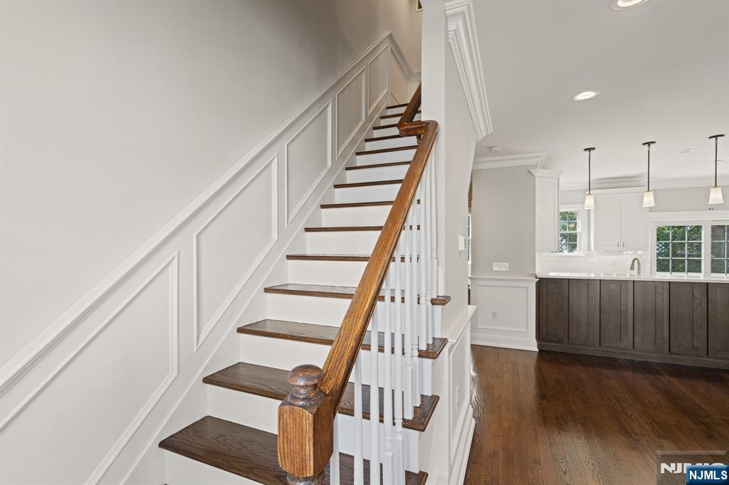 4 Central Avenue C