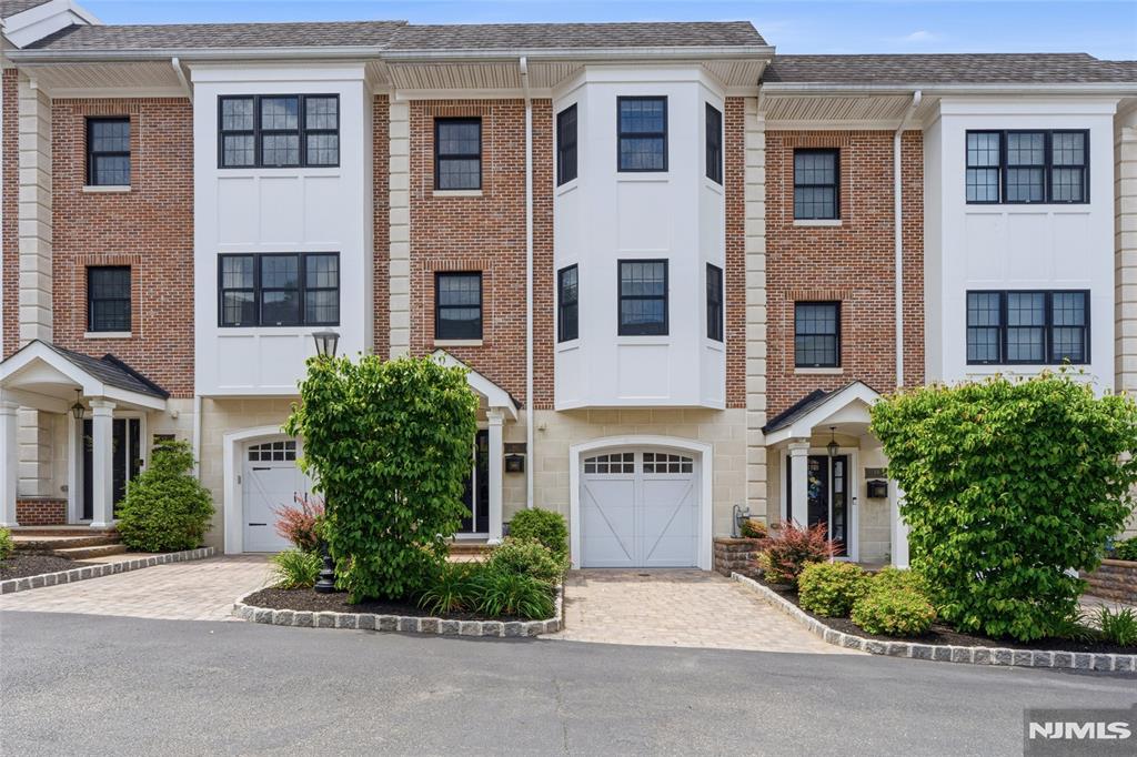 4 Central Avenue C