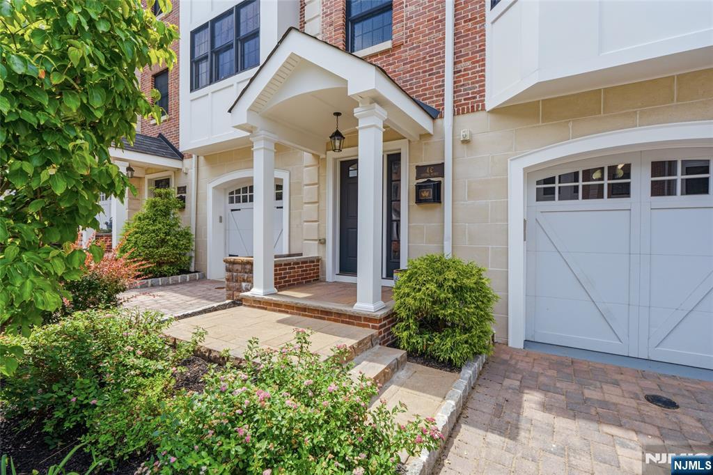 4 Central Avenue C
