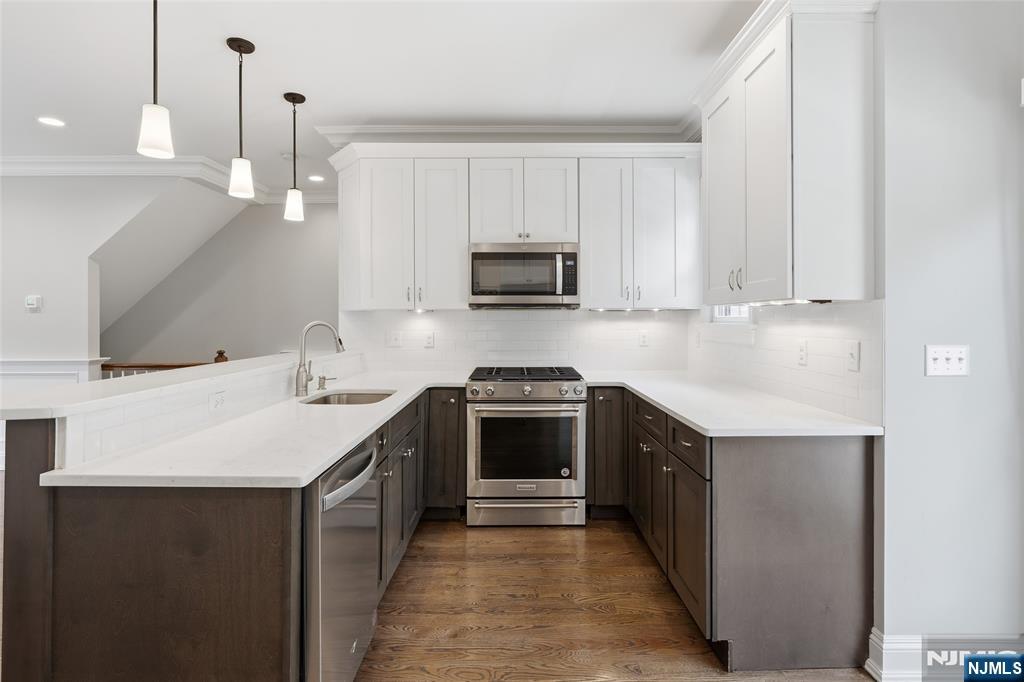 4 Central Avenue C