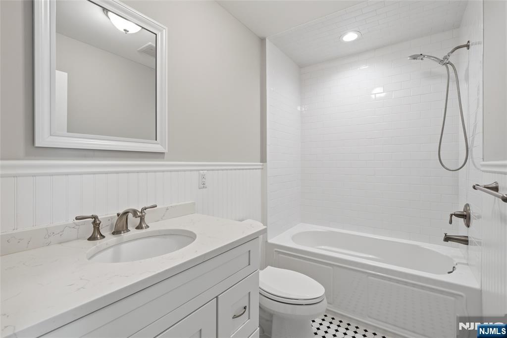 4 Central Avenue C