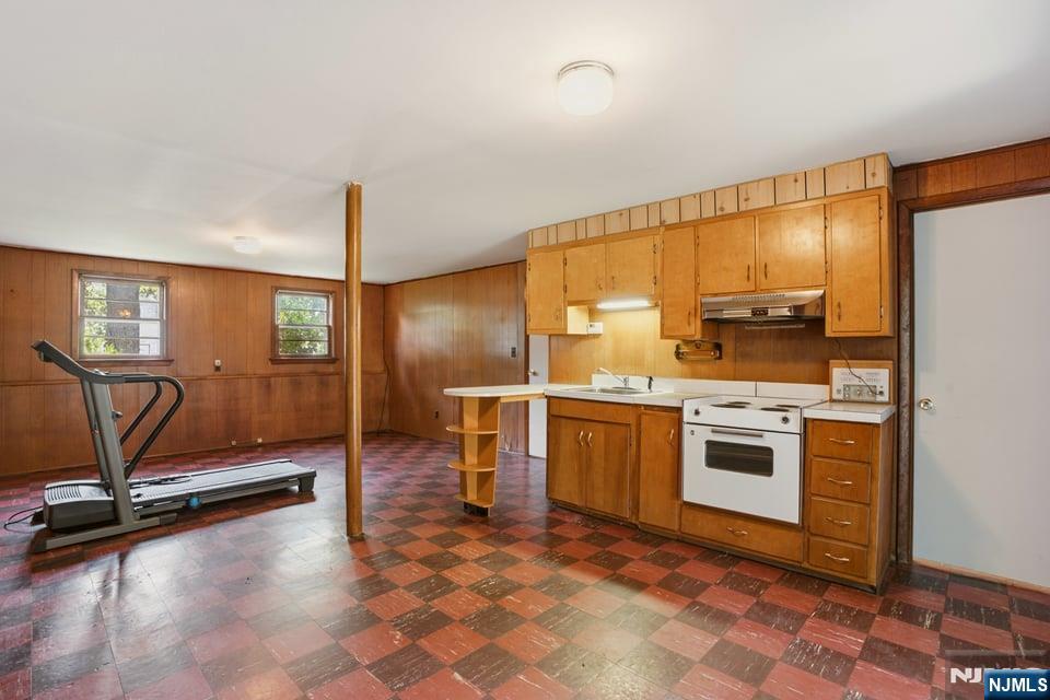 11 Ray Avenue