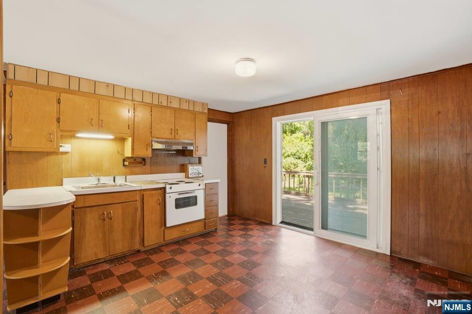 11 Ray Avenue