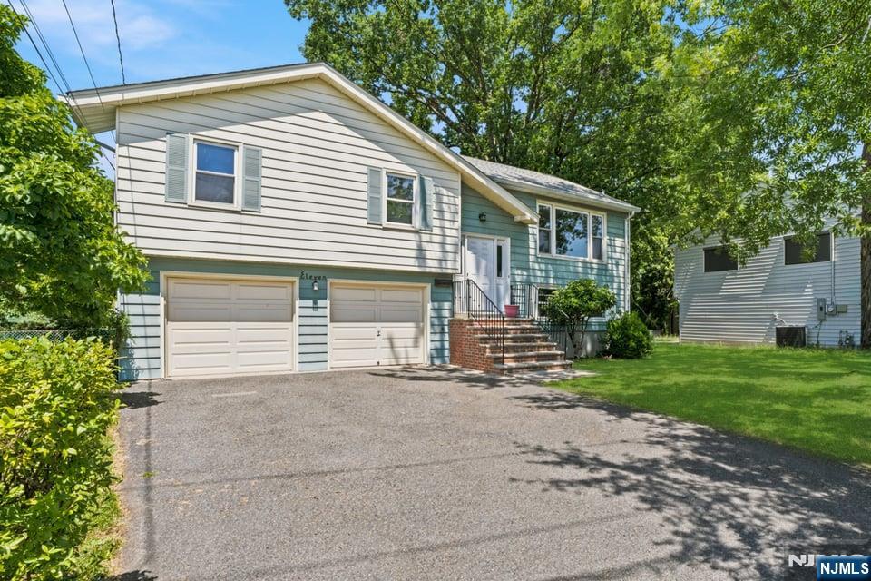11 Ray Avenue