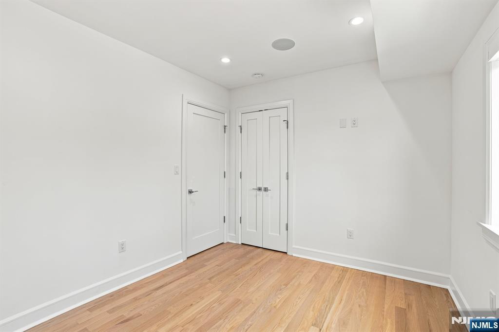1439 River Road 1