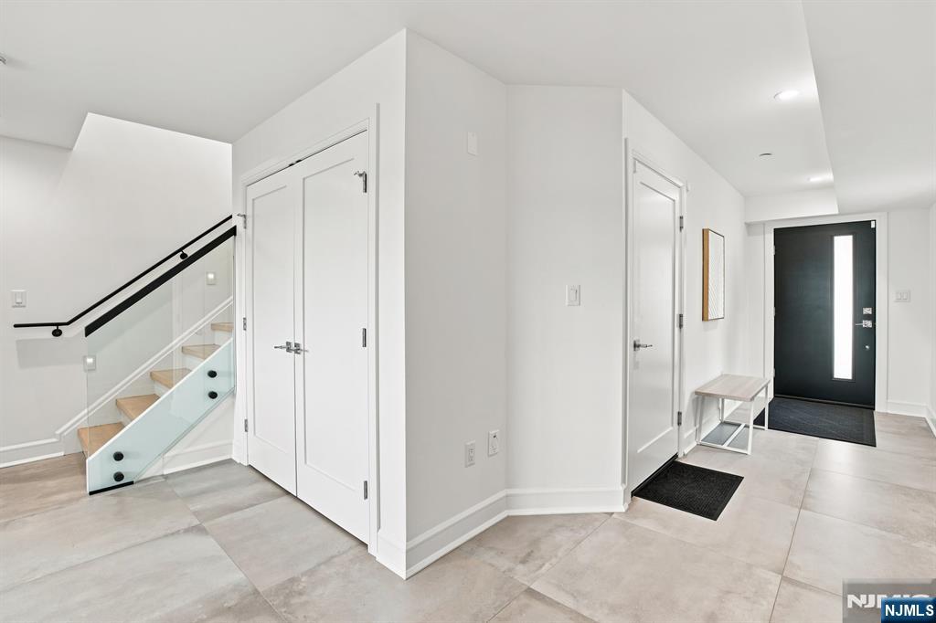 1439 River Road 1