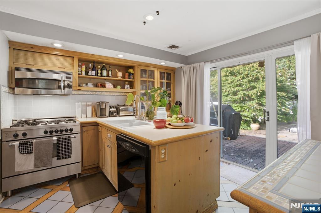 10 Rosemere Avenue