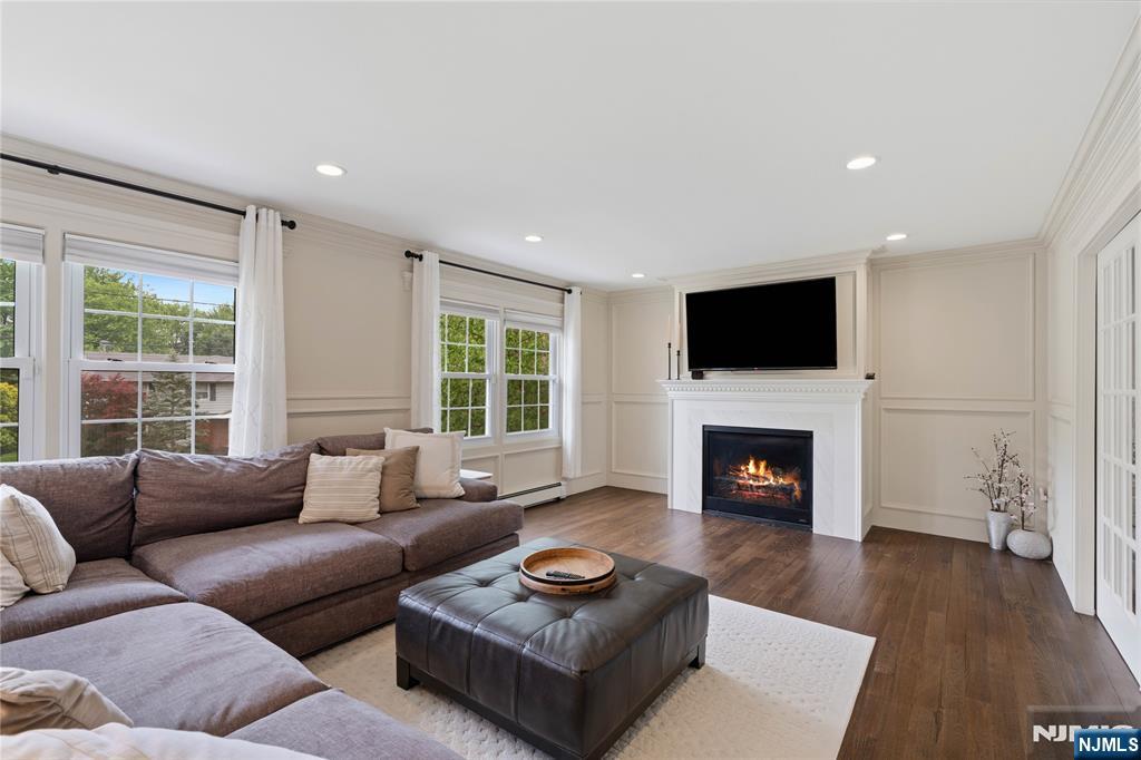 15 Almroth Drive