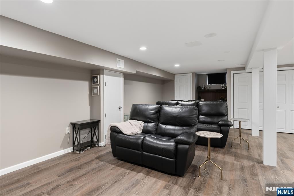 15 Almroth Drive