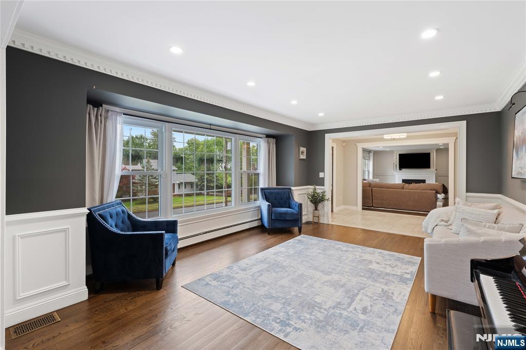 15 Almroth Drive