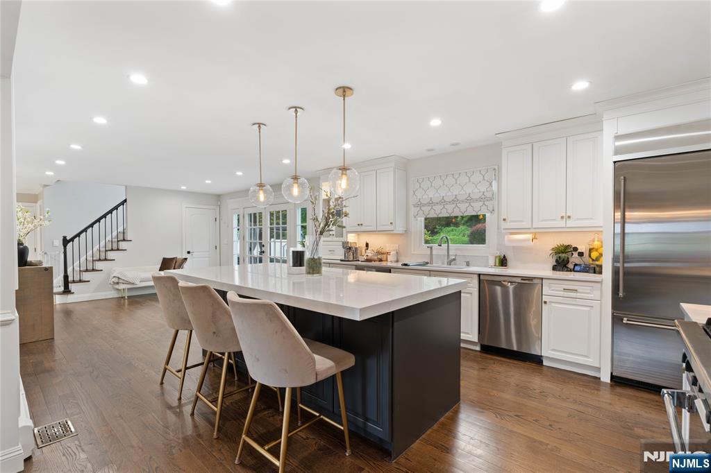 15 Almroth Drive