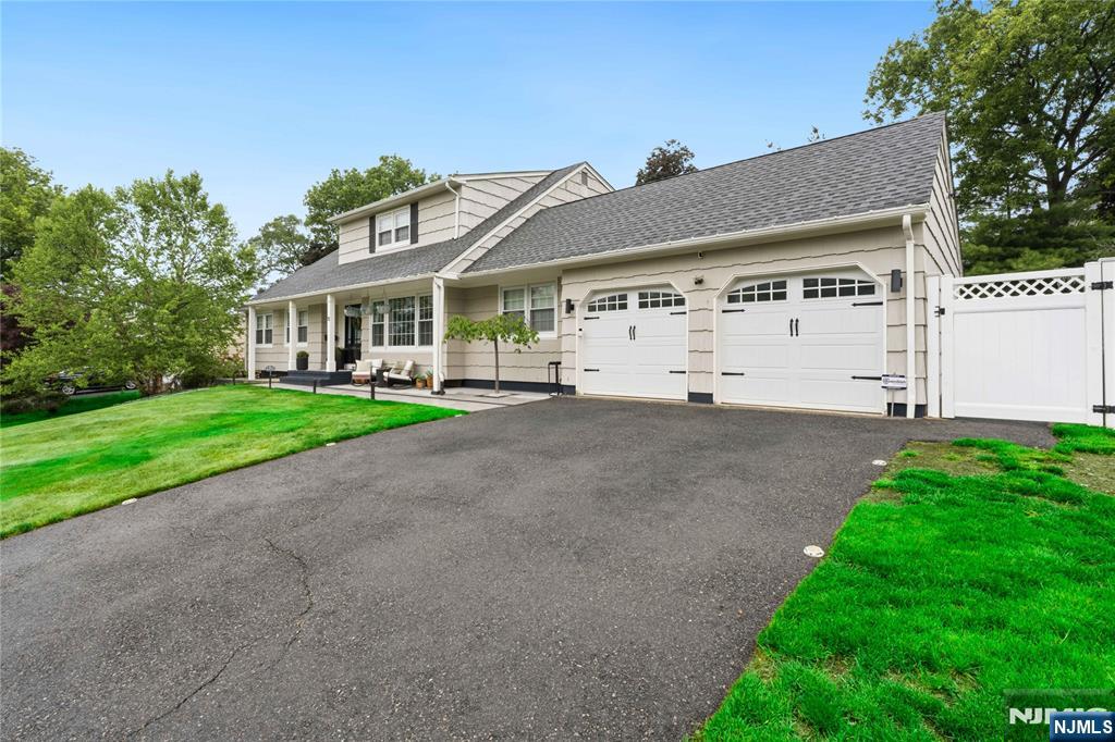 15 Almroth Drive