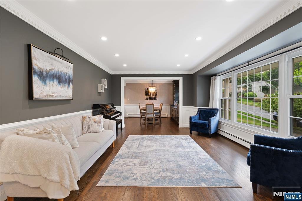 15 Almroth Drive