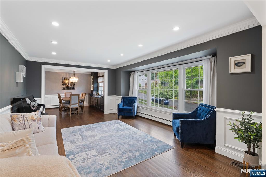 15 Almroth Drive