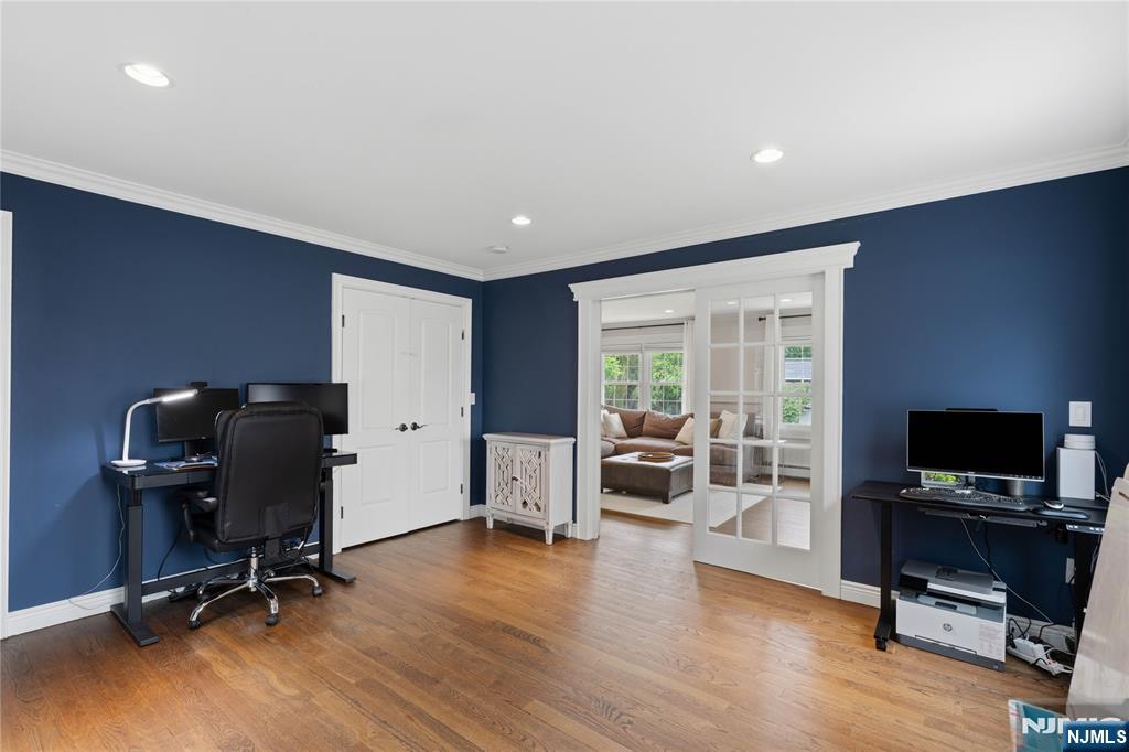 15 Almroth Drive