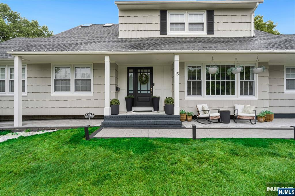 15 Almroth Drive