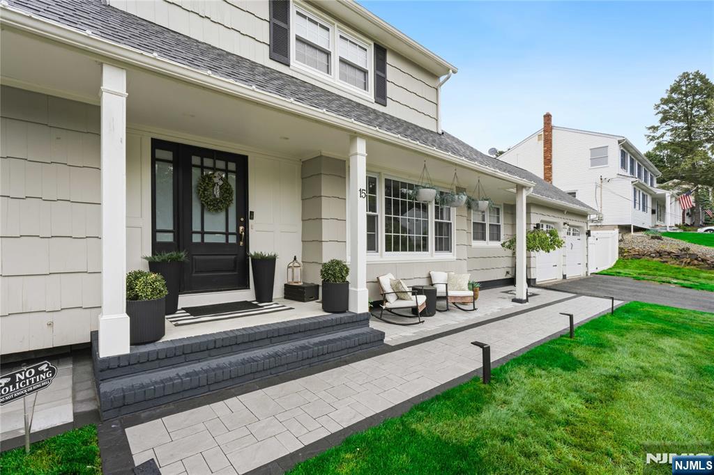 15 Almroth Drive