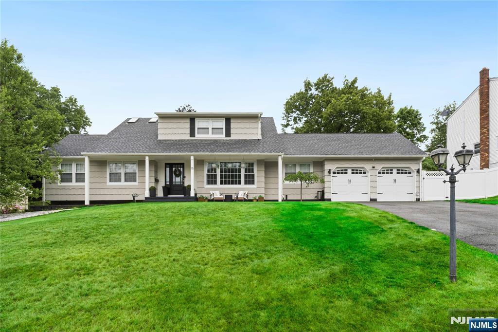 15 Almroth Drive
