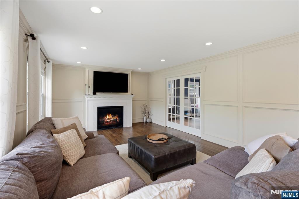 15 Almroth Drive