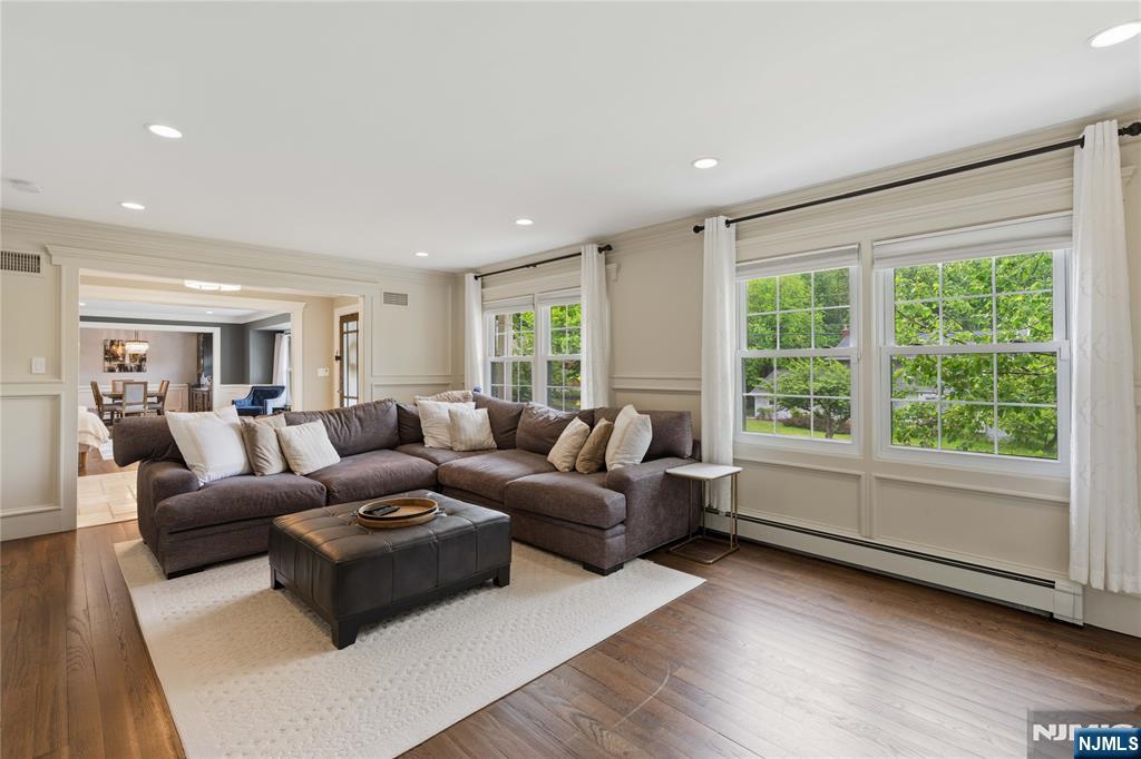 15 Almroth Drive