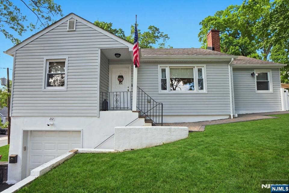212 Hancox Avenue