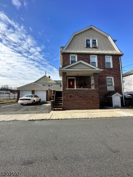 23 Roma St