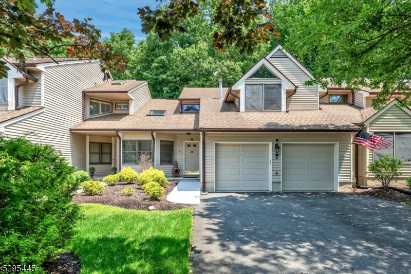 4 Valen Ct