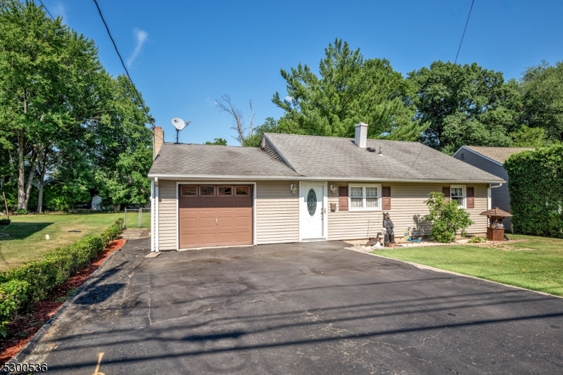 18 Howard Ave