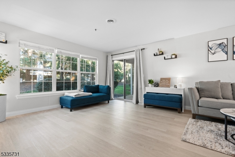 30 Collura Ln