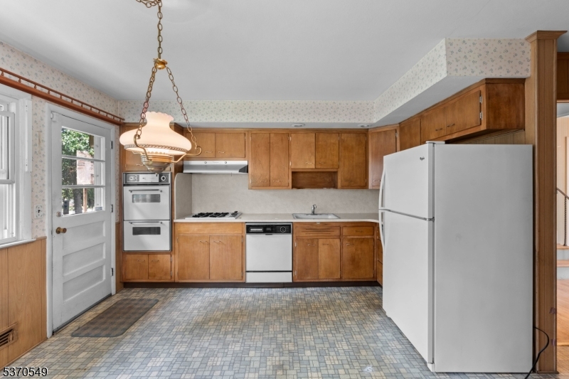 2 Churchill Rd