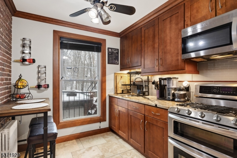 349 Bloomfield Ave 69