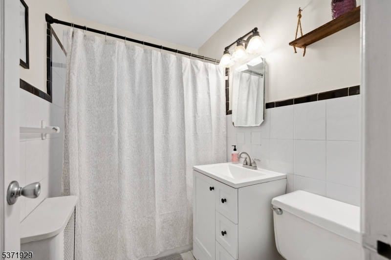 349 Bloomfield Ave 69