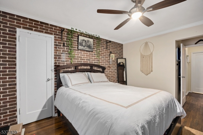 349 Bloomfield Ave 69
