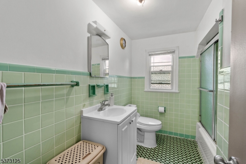 13-15 Smith St