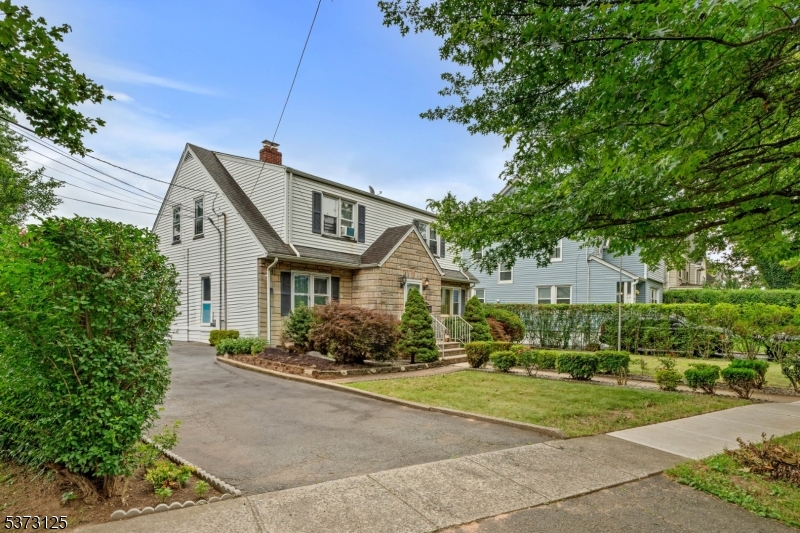 13-15 Smith St