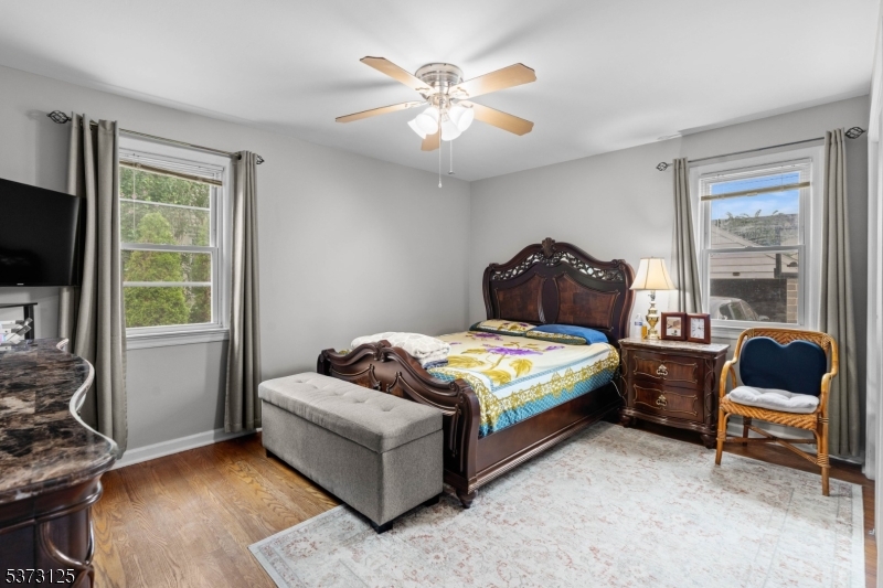 13-15 Smith St