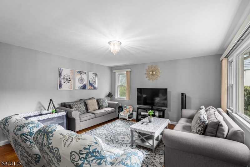 13-15 Smith St
