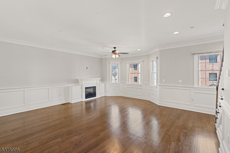 4 Central Ave D