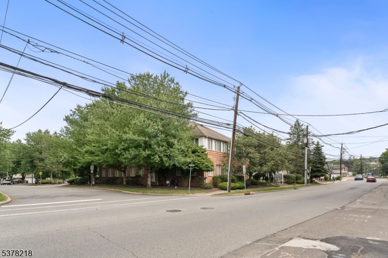 96 E Main St