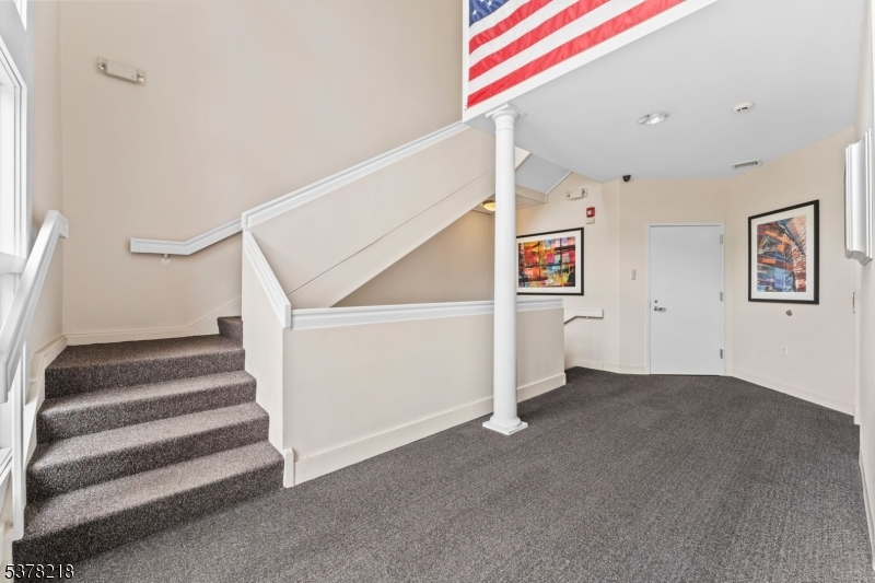 96 E Main St