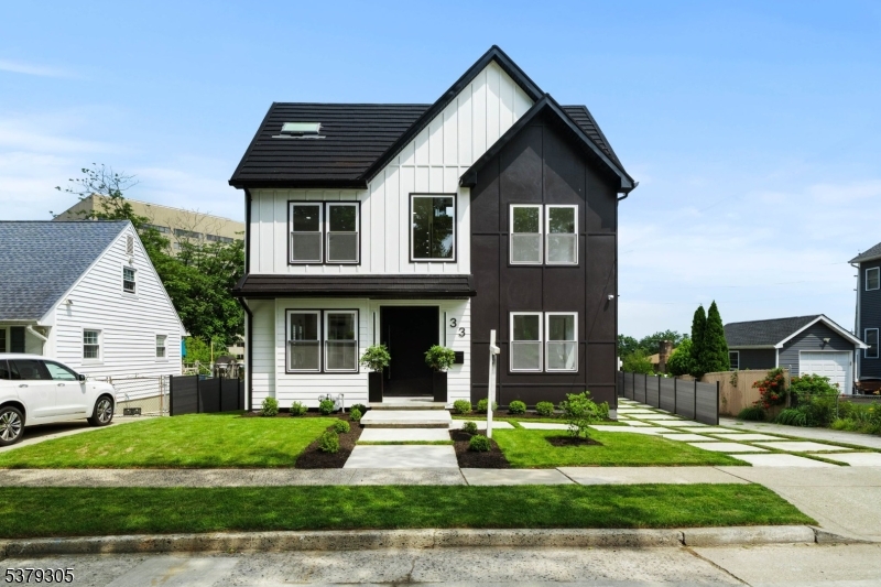 33 Elycroft Pkwy