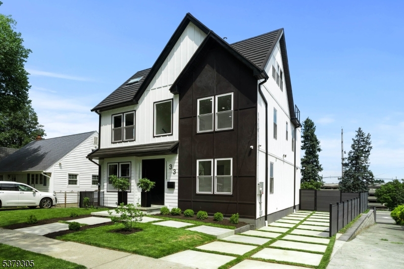 33 Elycroft Pkwy