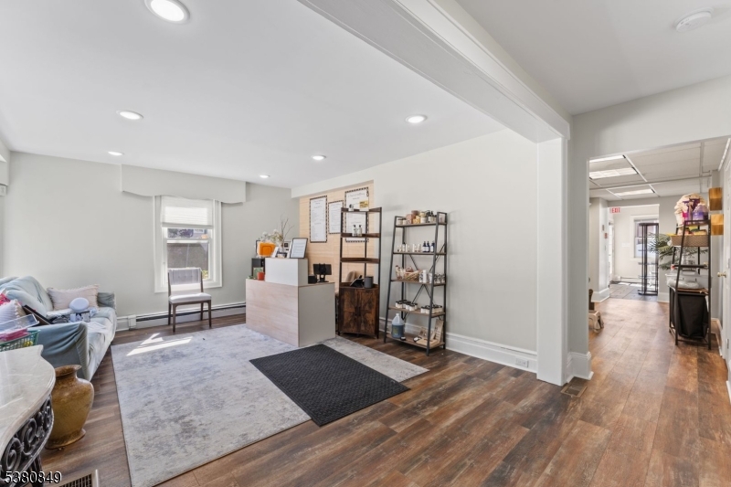 97 Roseland Ave
