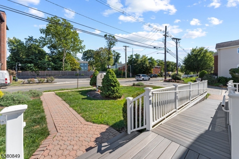 97 Roseland Ave